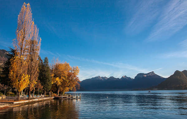 Rive du lac d'Annecy à Talloires